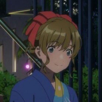 卧室掉水泥块 女子睡梦中被砸伤